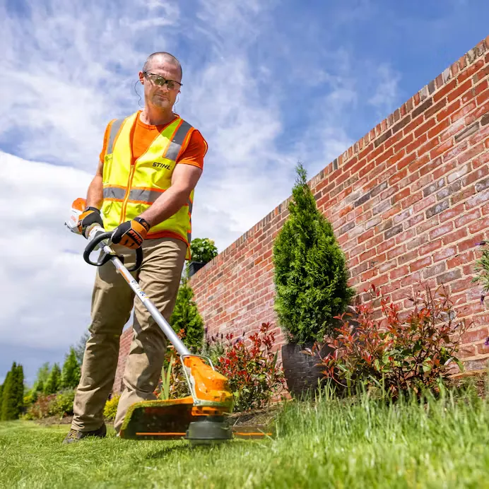 Stihl | FSA 86 R Battery Trimmer | w/ AP 500 S Battery & AL 301 charger (FSA86-AP500S-AL301-COMBO)