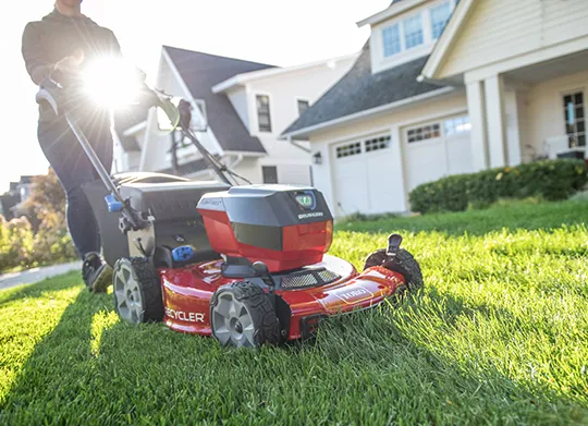 Toro 21466 Recycler 22" 60V Battery Powered Lawn Mower with Personal Pace, Smart Stow and High Wheels