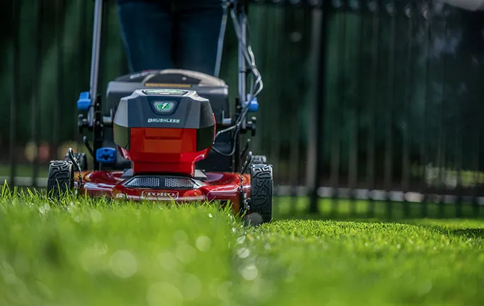 Toro 21466 Recycler 22" 60V Battery Powered Lawn Mower with Personal Pace, Smart Stow and High Wheels